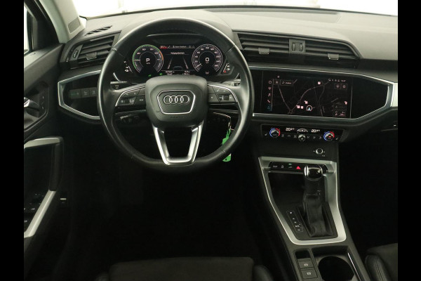 Audi Q3 45 TFSI e S edition | Stoelverwarming | Adaptive cruise | Virtual Cockpit | Half leder | Camera | Carplay | Sportstoelen | Navigatie | Full LED | PHEV | Plug In