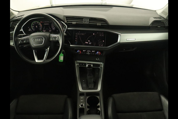 Audi Q3 45 TFSI e S edition | Stoelverwarming | Adaptive cruise | Virtual Cockpit | Half leder | Camera | Carplay | Sportstoelen | Navigatie | Full LED | PHEV | Plug In