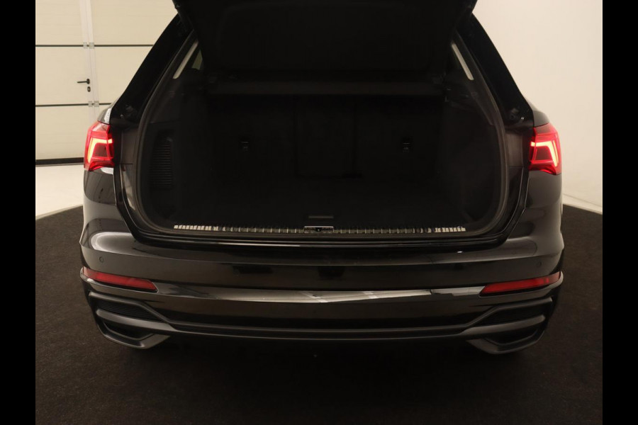 Audi Q3 45 TFSI e S edition | Stoelverwarming | Adaptive cruise | Virtual Cockpit | Half leder | Camera | Carplay | Sportstoelen | Navigatie | Full LED | PHEV | Plug In