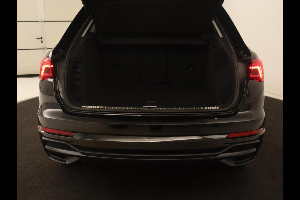 Audi Q3 45 TFSI e S edition | Stoelverwarming | Adaptive cruise | Virtual Cockpit | Half leder | Camera | Carplay | Sportstoelen | Navigatie | Full LED | PHEV | Plug In