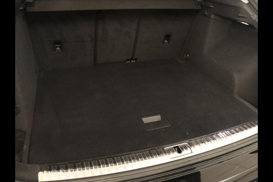 Audi Q3 45 TFSI e S edition | Stoelverwarming | Adaptive cruise | Virtual Cockpit | Half leder | Camera | Carplay | Sportstoelen | Navigatie | Full LED | PHEV | Plug In
