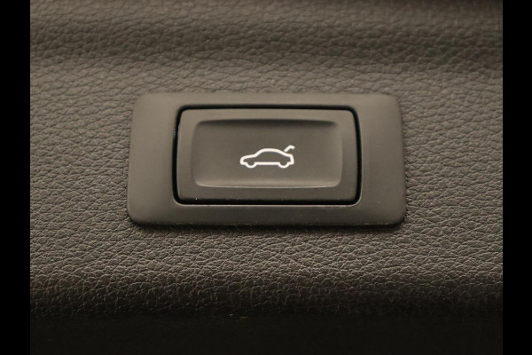 Audi Q3 45 TFSI e S edition | Stoelverwarming | Adaptive cruise | Virtual Cockpit | Half leder | Camera | Carplay | Sportstoelen | Navigatie | Full LED | PHEV | Plug In