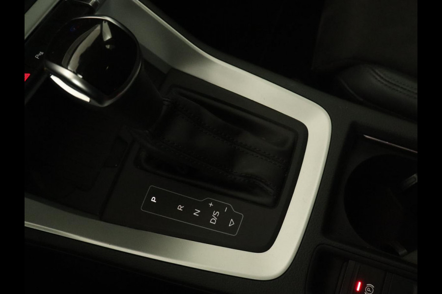 Audi Q3 45 TFSI e S edition | Stoelverwarming | Adaptive cruise | Virtual Cockpit | Half leder | Camera | Carplay | Sportstoelen | Navigatie | Full LED | PHEV | Plug In