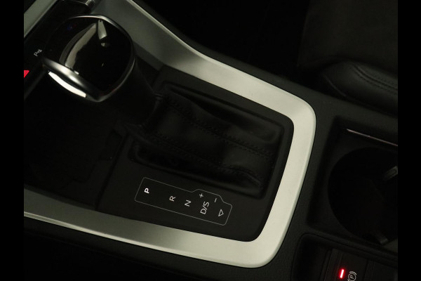 Audi Q3 45 TFSI e S edition | Stoelverwarming | Adaptive cruise | Virtual Cockpit | Half leder | Camera | Carplay | Sportstoelen | Navigatie | Full LED | PHEV | Plug In