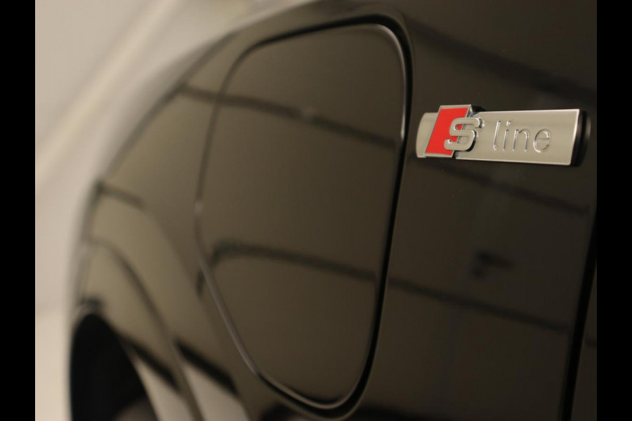 Audi Q3 45 TFSI e S edition | Stoelverwarming | Adaptive cruise | Virtual Cockpit | Half leder | Camera | Carplay | Sportstoelen | Navigatie | Full LED | PHEV | Plug In