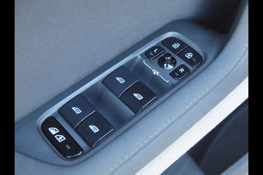 Polestar 2 Long Range Dual Motor Launch Edition 78kWh | Performance Pack | 408 PK | Panoramadak | Camera | Harman Kardon |