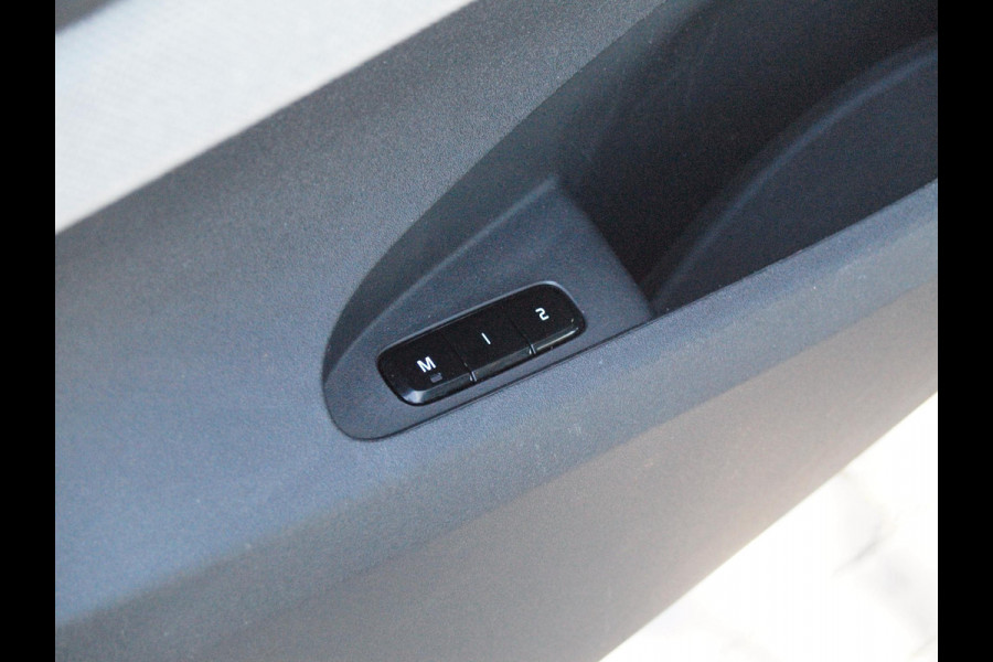 Polestar 2 Long Range Dual Motor Launch Edition 78kWh | Performance Pack | 408 PK | Panoramadak | Camera | Harman Kardon |