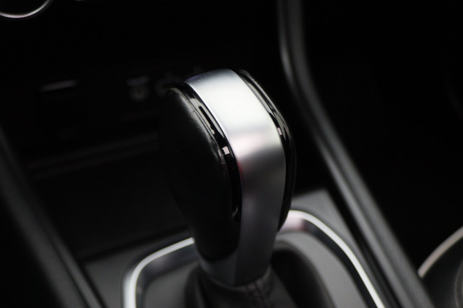 Renault Captur 1.3 TCe 130 Automaat Edition One Virtual Cockpit, ACC, 360° Camera, Panoramadak, BOSE Audio, Trekhaak