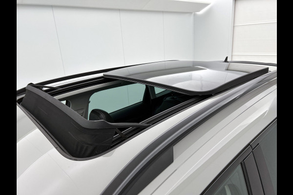 Škoda Karoq 1.5 TSI ACT Style Business (Goed OnderH, Panorama, Trekhaak, Carplay/ Android, Camera, Lane Assist, Mirror Link, Etc)