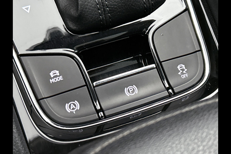 Škoda Karoq 1.5 TSI ACT Style Business (Goed OnderH, Panorama, Trekhaak, Carplay/ Android, Camera, Lane Assist, Mirror Link, Etc)