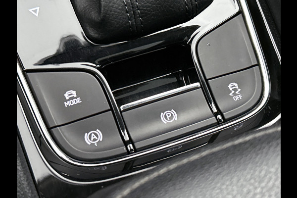 Škoda Karoq 1.5 TSI ACT Style Business (Goed OnderH, Panorama, Trekhaak, Carplay/ Android, Camera, Lane Assist, Mirror Link, Etc)
