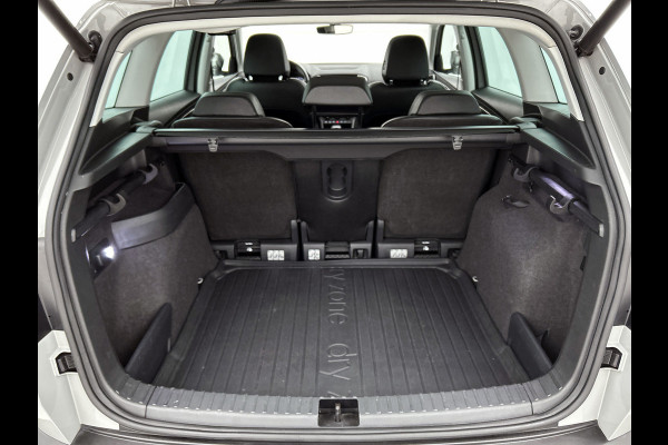 Škoda Karoq 1.5 TSI ACT Style Business (Goed OnderH, Panorama, Trekhaak, Carplay/ Android, Camera, Lane Assist, Mirror Link, Etc)