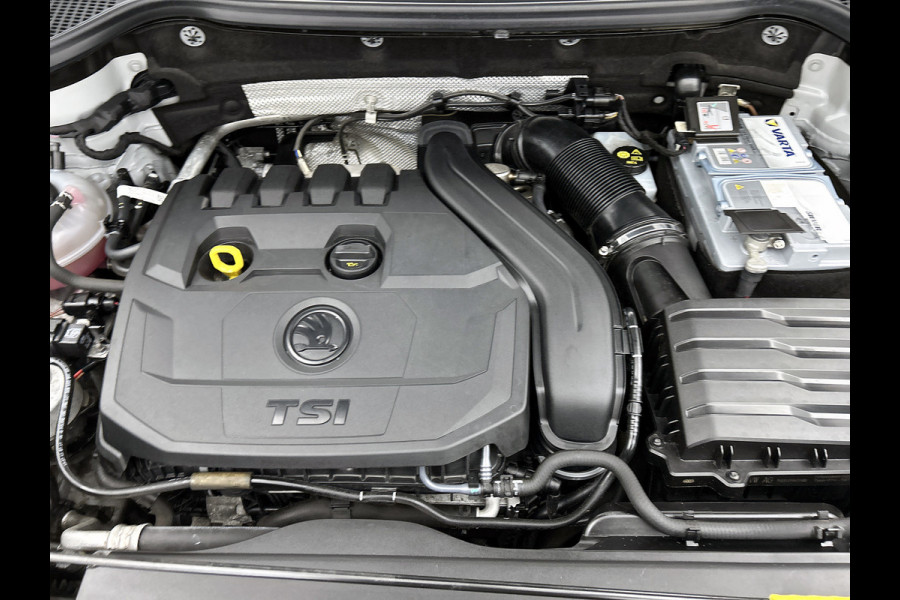 Škoda Karoq 1.5 TSI ACT Style Business (Goed OnderH, Panorama, Trekhaak, Carplay/ Android, Camera, Lane Assist, Mirror Link, Etc)