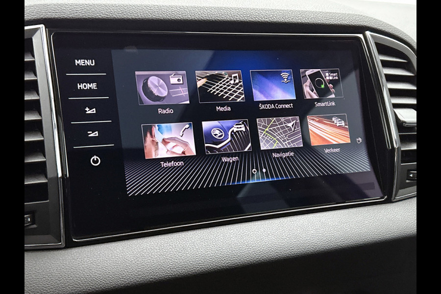 Škoda Karoq 1.5 TSI ACT Style Business (Goed OnderH, Panorama, Trekhaak, Carplay/ Android, Camera, Lane Assist, Mirror Link, Etc)