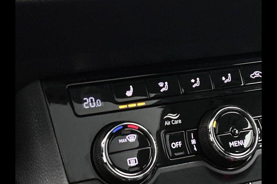 Škoda Karoq 1.5 TSI ACT Style Business (Goed OnderH, Panorama, Trekhaak, Carplay/ Android, Camera, Lane Assist, Mirror Link, Etc)