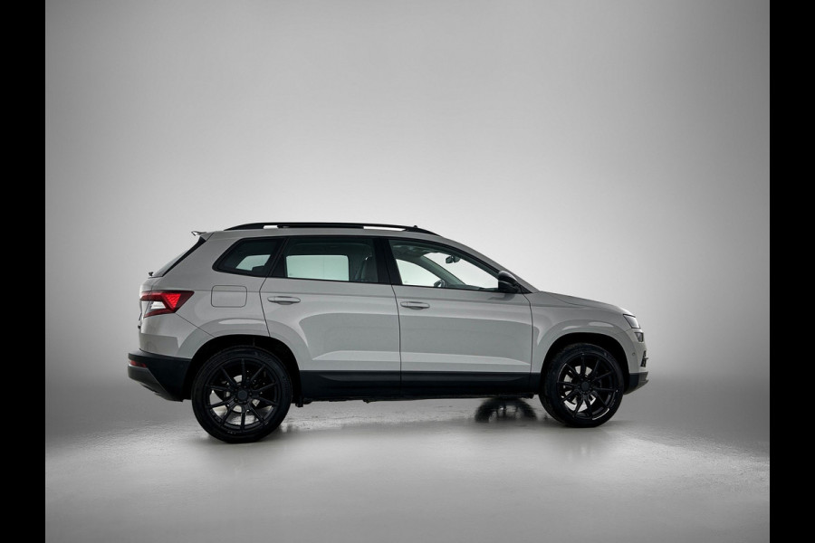 Škoda Karoq 1.5 TSI ACT Style Business (Goed OnderH, Panorama, Trekhaak, Carplay/ Android, Camera, Lane Assist, Mirror Link, Etc)