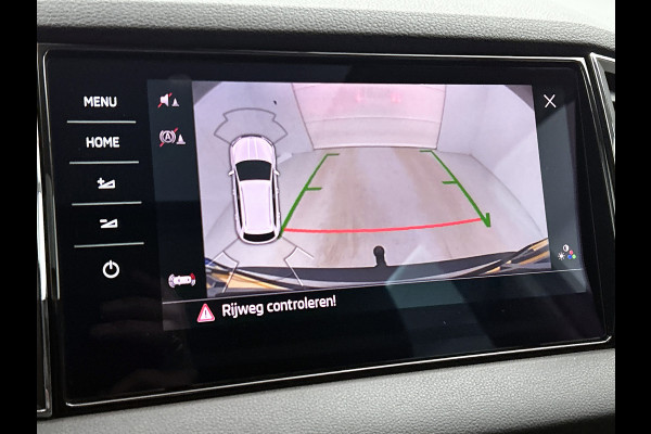 Škoda Karoq 1.5 TSI ACT Style Business (Goed OnderH, Panorama, Trekhaak, Carplay/ Android, Camera, Lane Assist, Mirror Link, Etc)