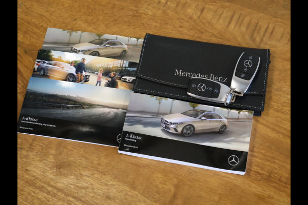 Mercedes-Benz A-Klasse 250 e Luxury Limited [SFEERVERLICHTING, TREKHAAK, CAMERA, PDC 360, CRUISE CONTROL, STOELVERWARMING, FLIPPERS, BLUETOOTH TELEFOON, AUTO AIRCO, NAVIGATIE, NIEUWSTAAT]