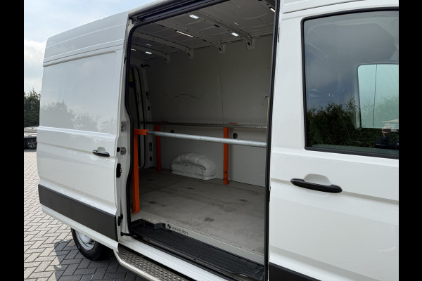Volkswagen Crafter 35 2.0 TDI 141 PK / L3H3 / DHOLLANDIA HYDR. LAADKLEP / AUTOMAAT / AIRCO / CRUISE / CAMERA
