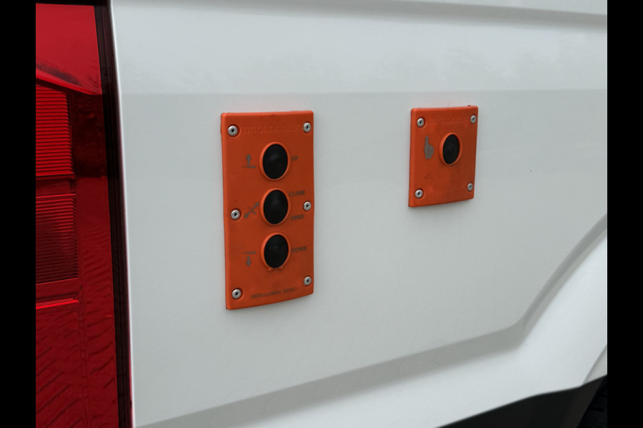 Volkswagen Crafter 35 2.0 TDI 141 PK / L3H3 / DHOLLANDIA HYDR. LAADKLEP / AUTOMAAT / AIRCO / CRUISE / CAMERA
