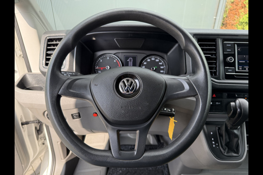 Volkswagen Crafter 35 2.0 TDI 141 PK / L3H3 / DHOLLANDIA HYDR. LAADKLEP / AUTOMAAT / AIRCO / CRUISE / CAMERA
