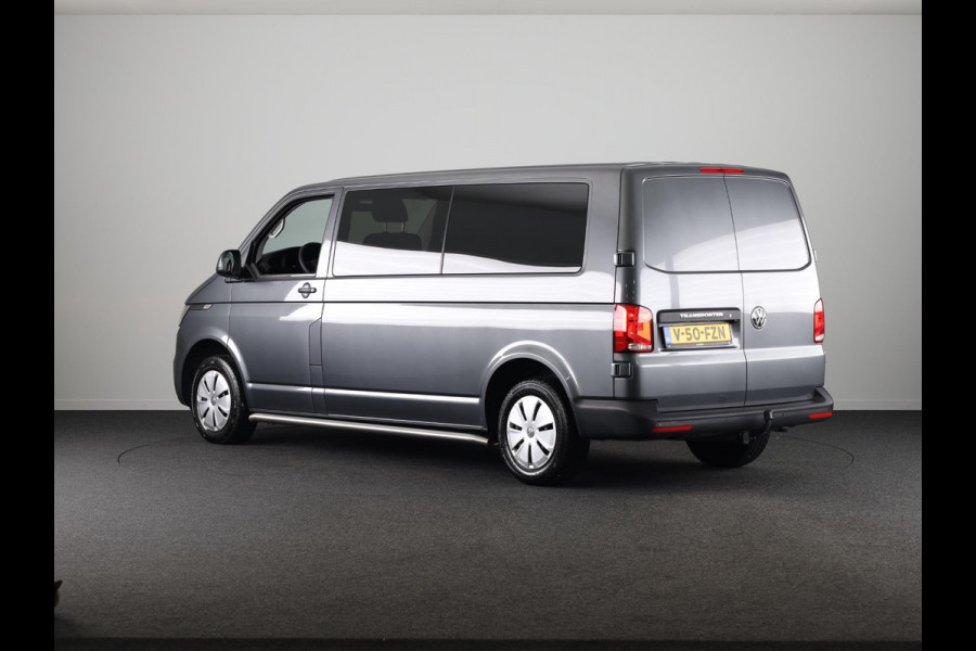 Volkswagen Transporter 2.0 TDI L2H1 28 Highline DC 110PK | Dubbele cabine | Trekhaak | Navigatie