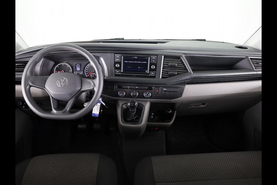 Volkswagen Transporter 2.0 TDI L2H1 28 Highline DC 110PK | Dubbele cabine | Trekhaak | Navigatie