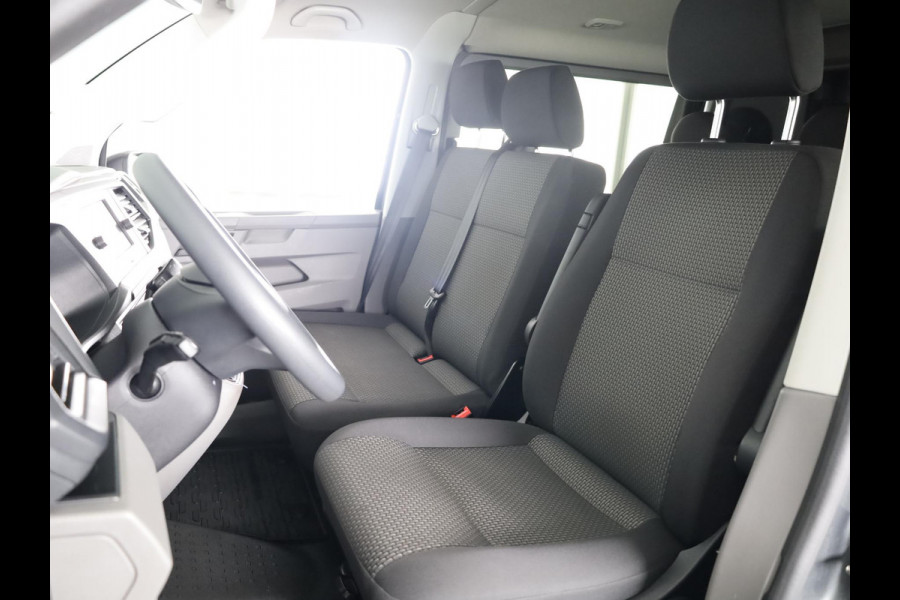 Volkswagen Transporter 2.0 TDI L2H1 28 Highline DC 110PK | Dubbele cabine | Trekhaak | Navigatie