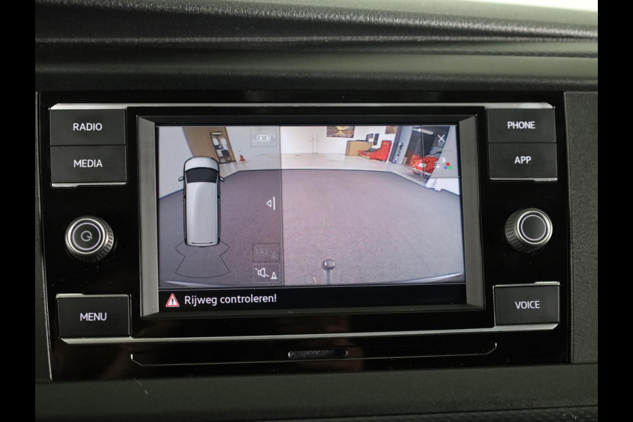 Volkswagen Transporter 2.0 TDI L2H1 28 Highline DC 110PK | Dubbele cabine | Trekhaak | Navigatie