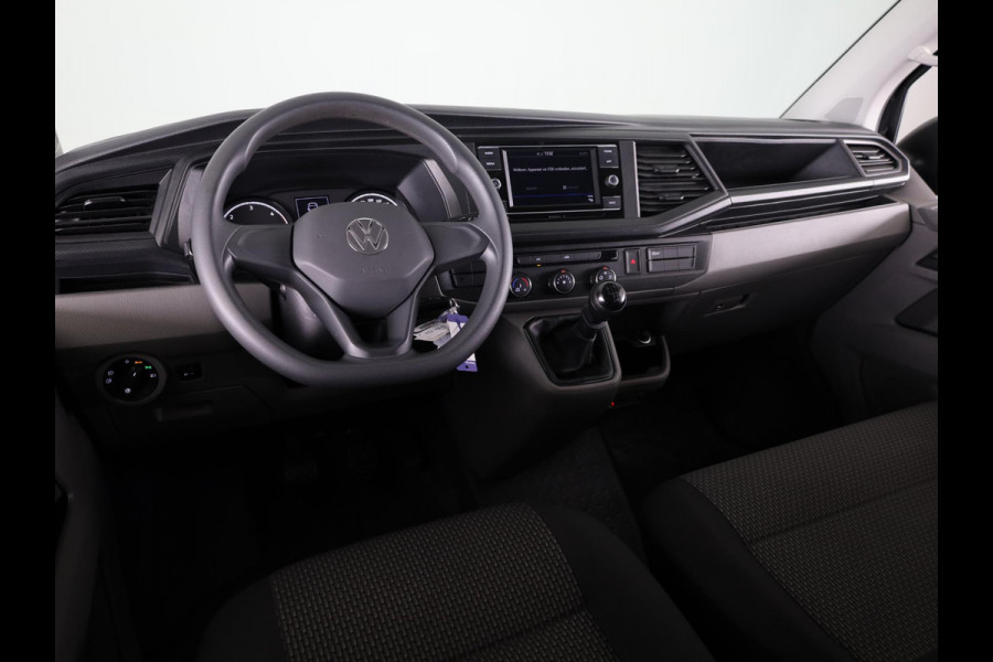 Volkswagen Transporter 2.0 TDI L2H1 28 Highline DC 110PK | Dubbele cabine | Trekhaak | Navigatie