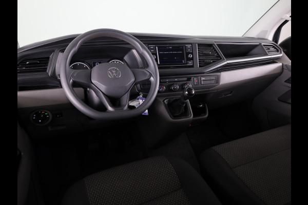 Volkswagen Transporter 2.0 TDI L2H1 28 Highline DC 110PK | Dubbele cabine | Trekhaak | Navigatie