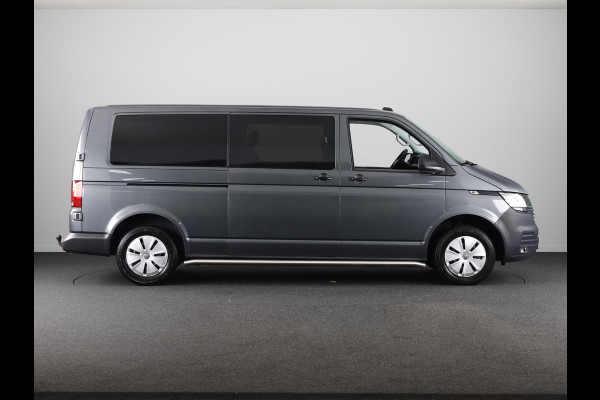 Volkswagen Transporter 2.0 TDI L2H1 28 Highline DC 110PK | Dubbele cabine | Trekhaak | Navigatie