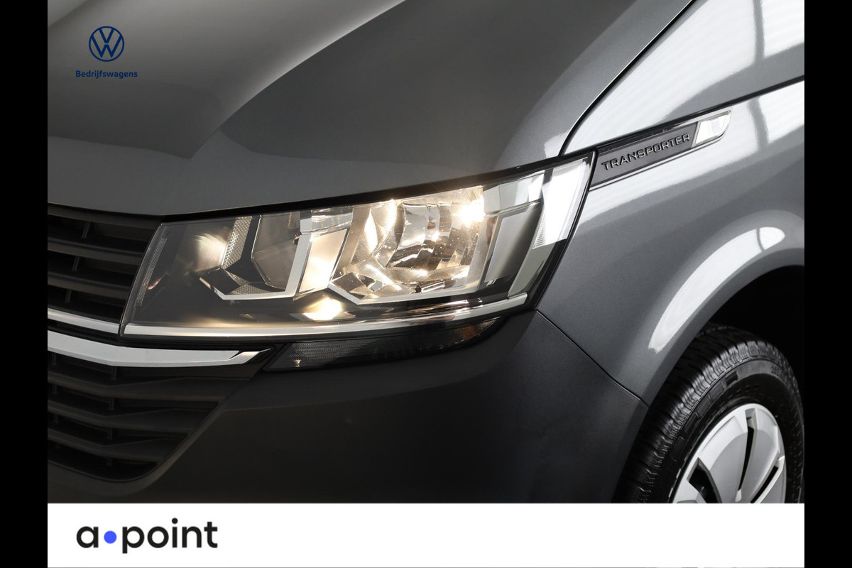 Volkswagen Transporter 2.0 TDI L2H1 28 Highline DC 110PK | Dubbele cabine | Trekhaak | Navigatie Volkswagen Transporter 2.0 TDI L2H1 28 Highline DC 110PK | Dubbele cabine | Trekhaak | Navigatie