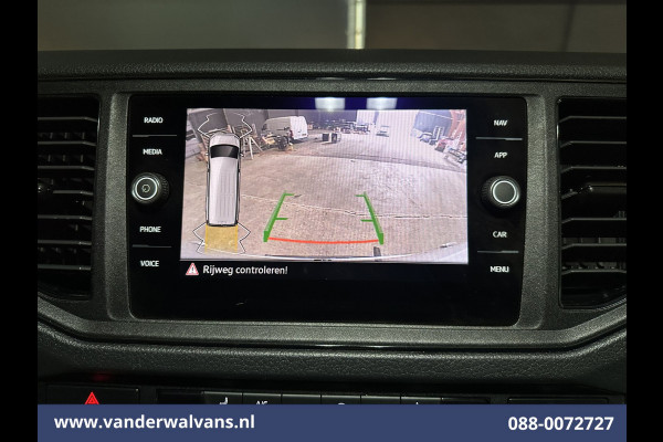 Volkswagen Crafter 2.0 TDI 141pk L3H3 L2H2 Euro6 Airco | Camera | Navigatie | Android Auto | Stoelverwarming Parkeersensoren, Bijrijdersbank, 3000kg trekvermogen, zilver Volkswagen Crafter 2.0 TDI 141pk L3H3 L2H2 Euro6 Airco | Camera | Navigatie | Android Auto | Stoelverwarming Parkeersensoren, Bijrijdersbank, 3000kg trekvermogen, zilver
