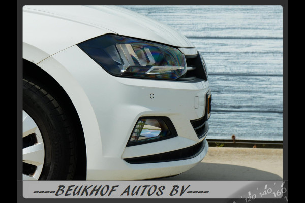 Volkswagen Polo 1.0 TSI Park Sensoren Business Carplay Navi Volkswagen Polo 1.0 TSI Park Sensoren Business Carplay Navi