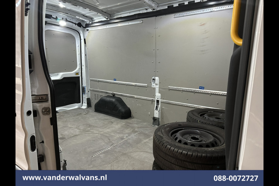 Ford Transit 2.0 TDCI 131pk L3H2 Euro6 Airco | Apple Carplay | Camera | Navigatie | Stoelverwarming | Cruisecontrol Parkeersensoren, Android Auto, Verwarmde voorruit, Bijrijdersbank Ford Transit 2.0 TDCI 131pk L3H2 Euro6 Airco | Apple Carplay | Camera | Navigatie | Stoelverwarming | Cruisecontrol Parkeersensoren, Android Auto, Verwarmde voorruit, Bijrijdersbank