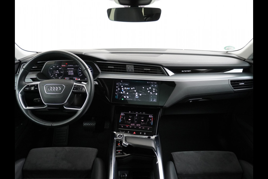 Audi e-tron 55 Quattro 95kWh 408PK Trekhaak Leder/Alcantara-Sportstoel Panoramadak Adap.Cruise Navi Ecc Stoelverwarming Business Edition Plus Luchtvering Memory Lmv Elek.Achterklep Privacy Glas Keyless 1e Eigenaar 1.800KG Trekgewicht Zeer compleet!