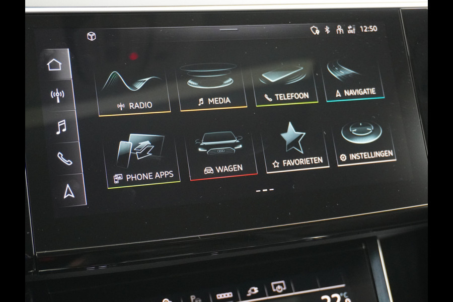 Audi e-tron 55 Quattro 95kWh 408PK Trekhaak Leder/Alcantara-Sportstoel Panoramadak Adap.Cruise Navi Ecc Stoelverwarming Business Edition Plus Luchtvering Memory Lmv Elek.Achterklep Privacy Glas Keyless 1e Eigenaar 1.800KG Trekgewicht Zeer compleet!