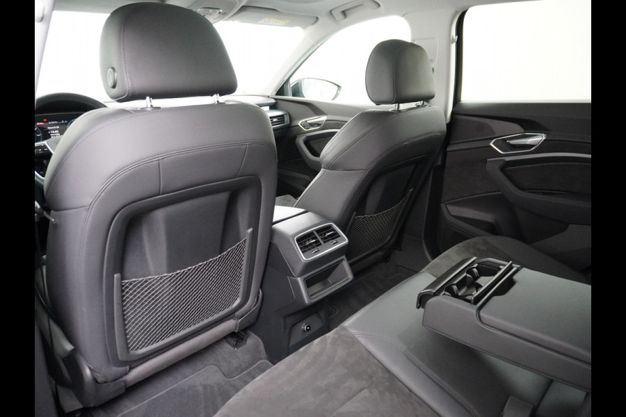 Audi e-tron 55 Quattro 95kWh 408PK Trekhaak Leder/Alcantara-Sportstoel Panoramadak Adap.Cruise Navi Ecc Stoelverwarming Business Edition Plus Luchtvering Memory Lmv Elek.Achterklep Privacy Glas Keyless 1e Eigenaar 1.800KG Trekgewicht Zeer compleet!