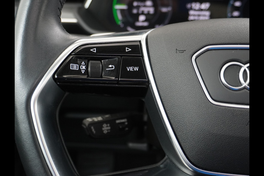 Audi e-tron 55 Quattro 95kWh 408PK Trekhaak Leder/Alcantara-Sportstoel Panoramadak Adap.Cruise Navi Ecc Stoelverwarming Business Edition Plus Luchtvering Memory Lmv Elek.Achterklep Privacy Glas Keyless 1e Eigenaar 1.800KG Trekgewicht Zeer compleet!
