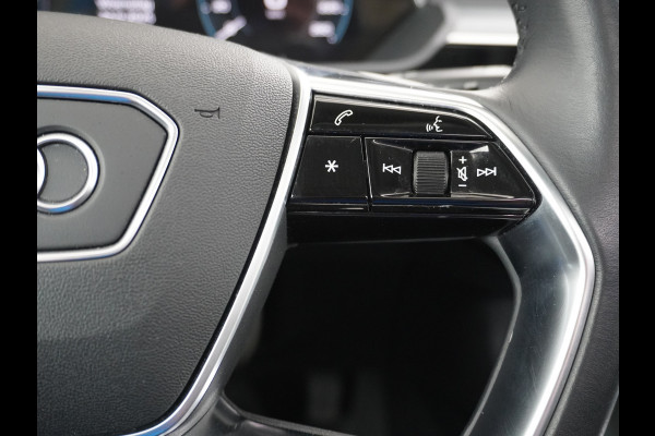 Audi e-tron 55 Quattro 95kWh 408PK Trekhaak Leder/Alcantara-Sportstoel Panoramadak Adap.Cruise Navi Ecc Stoelverwarming Business Edition Plus Luchtvering Memory Lmv Elek.Achterklep Privacy Glas Keyless 1e Eigenaar 1.800KG Trekgewicht Zeer compleet!