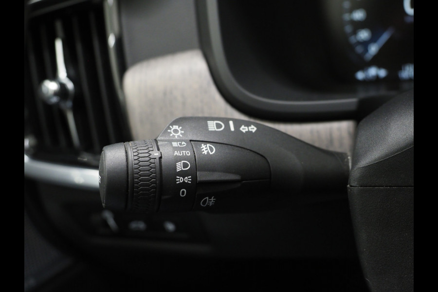 Volvo V90 2.0 T8 AWD Inscription | Panoramadak | Trekhaak | Bowers & Wilkins | 360 | Pilot Assist | Head Up