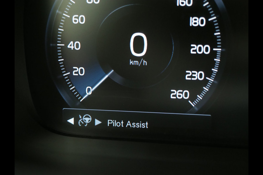Volvo V90 2.0 T8 AWD Inscription | Panoramadak | Trekhaak | Bowers & Wilkins | 360 | Pilot Assist | Head Up