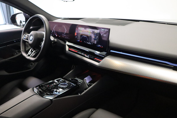 BMW 5 Serie 530e M Sport Edition Panoramadak Head-up Harman/Kardon