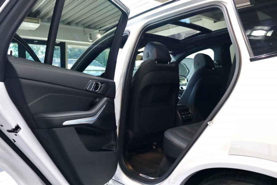 BMW X5 xDrive45e M Sport|PANO|22''|AKRA|AERO Body