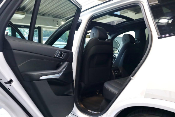 BMW X5 xDrive45e M Sport|PANO|22''|AKRA|AERO Body