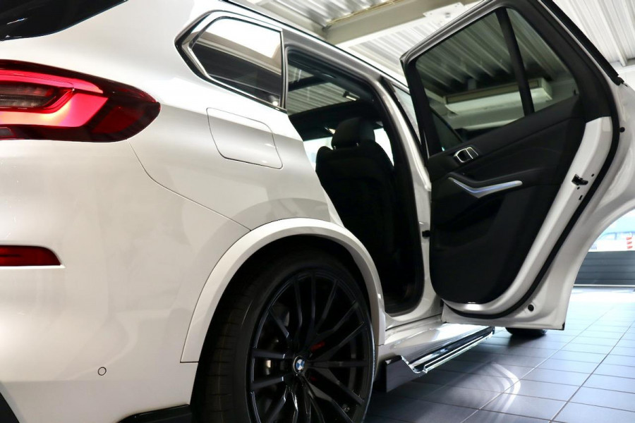 BMW X5 xDrive45e M Sport|PANO|22''|AKRA|AERO Body