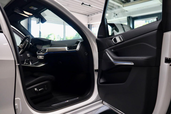 BMW X5 xDrive45e M Sport|PANO|22''|AKRA|AERO Body