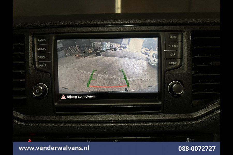 Volkswagen Crafter 2.0 TDI 140pk L3H3 (oude L2H2) Euro6 Airco | Camera | Cruisecontrol | Apple Carplay | bijrijdersbank android auto, chauffeursstoel, 3000kg trekvermogen