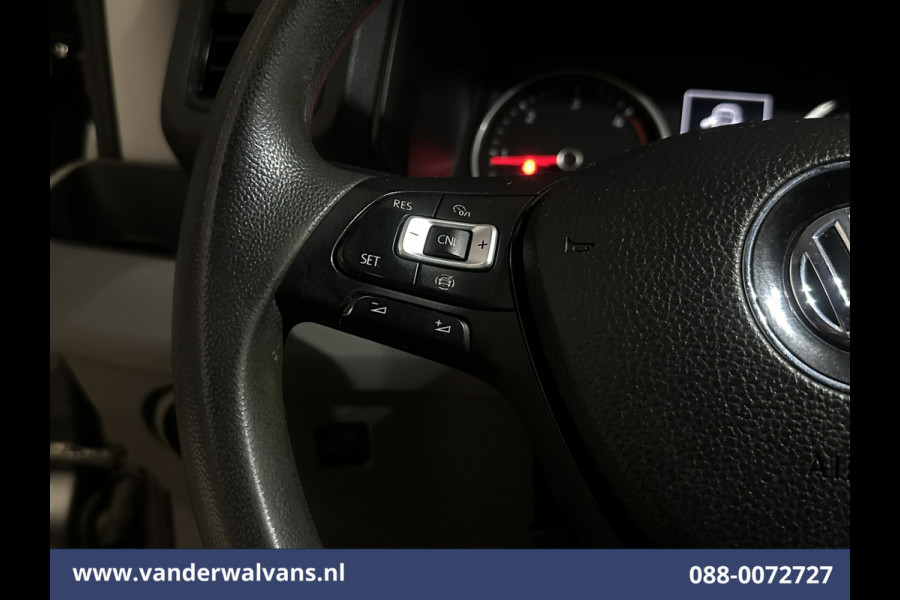 Volkswagen Crafter 2.0 TDI 140pk L3H3 (oude L2H2) Euro6 Airco | Camera | Cruisecontrol | Apple Carplay | bijrijdersbank android auto, chauffeursstoel, 3000kg trekvermogen